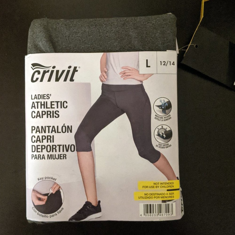Crivit woman athletic capris size 12 - 14 gray